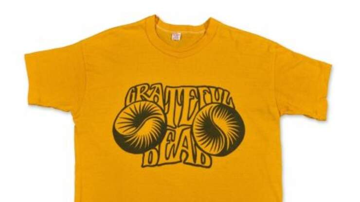 989KKZX's tweet photo. Grateful Dead T-Shirt Shatters Auction Record, Selling For Nearly $18,000 https://t.co/eQQTM9kBtx https://t.co/EJFNSBGiCW