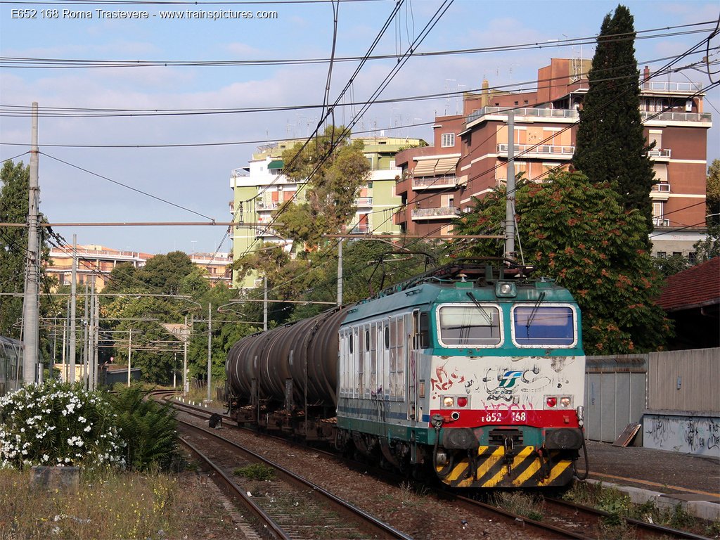 TrainspicturesC's tweet photo. Rubrica: Le Tigri E632, E633 e E652

E652 168 Roma Trastevere, 02/09/2010

Foto 1920x1080 FullHD: https://t.co/U25VCjGPai

 #fotografieferroviarie #treni #trainspictures #railpictures #ferrovia #e652 https://t.co/C0tBWOMBBt
