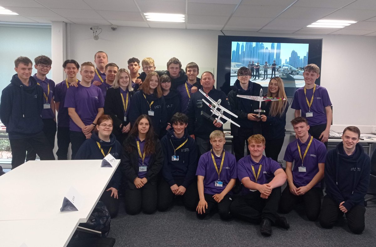 asiNewark's tweet photo. IASTI students dream big following visit from daring display pilot ✈️
@aerosparxrob inspired the learners with his experiences as part of @AeroSPARXTeam - the only team in the world to combine Formation flying, Aerobatics &amp; night time pyro! 🎆
Read more: https://t.co/5IvekKYNv9 https://t.co/OrAgGxG7d3