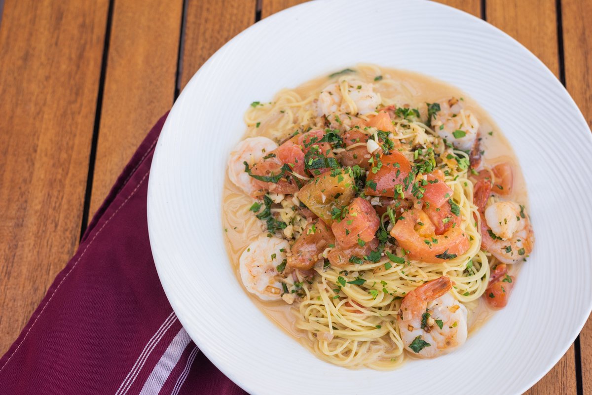 JacksMonterey's tweet photo. It’s a cozy fall day here in #Monterey, and we can’t stop thinking about all dishes at Jacks that warm us up. What’s your favorite dish at Jacks to have a chilly day? The prawn Scampi is definitely on our list! #montereydining #localingredients #JacksMonterey https://t.co/cg3YTdNRHQ
