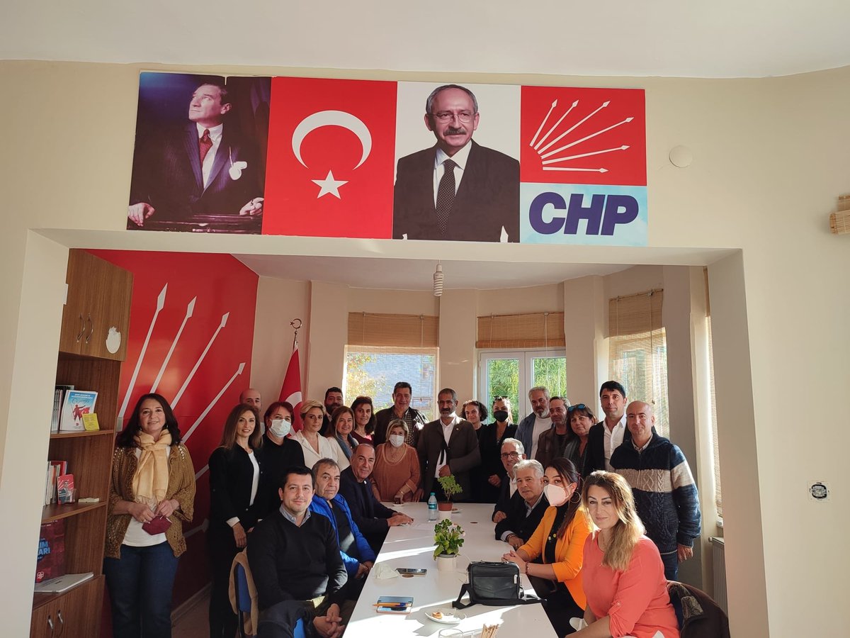 İstanbul Yaşam Derneği Başkanı Sayın 23. Dönem Milletvekilimiz Çetin Soysal ve dernek yönetim kurulu üyeleri ilçemizi ziyarette bulundular. Başkanımız Ali Ercan Akpolat'a geçmiş olsun dilekleri'nin ardından Adalarımızla ilgili sıcak sohbetleri için çok teşekkür ederiz.