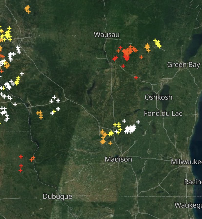 Showers and storms over southern. Wisconsin. #wiwx #skywarn