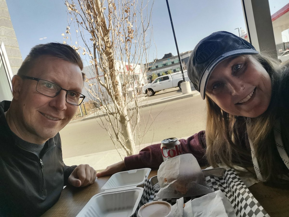 OILanatude's tweet photo. Nothing like an #OILERS burger at #meatthebun after an @EdmontonOilers win, with my birthday BFF. Happy birthday to us. #LetsGoOilers #LetsGoUs #northsideforlife even though we are in North red deer, not really. It's north leduc. Not really. It's SW Edmonton. https://t.co/KC78bEB6Um