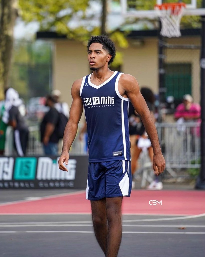 2022 PG Jeremiah Bembry will be taking an official visit to Florida State on October 21st-24th, he tells me. 
<a href="/jeremiahbembry1/">Jeremiah Bembry</a>