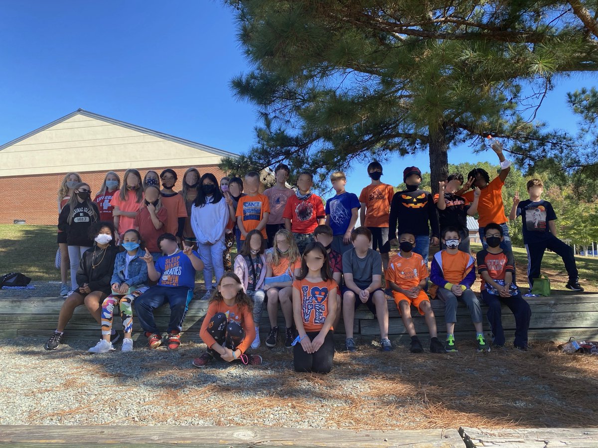 PHE_Mariners's tweet image. Our 4th and 5th grade Mariners understand the importance of Unity Day. Love seeing them work together! #unityday2021 #ccsunity #theheartofccs @Mariners27312