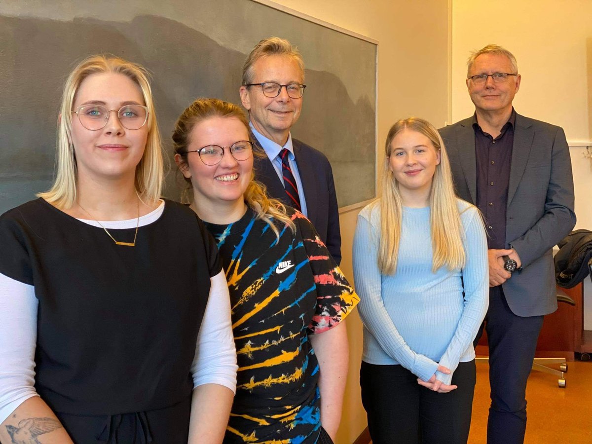 Rektor og sviðsstjóri tóku vel í ábendingarnar og býst Vaka við að forysta HÍ taki málið föstum tökum og bæti kjör stúdenta áður en langt um líður. 
Vaka bauð fram krafta sína í þessari vinnu og hefur HÍ greiðan aðgang að röddum stúdenta í gegnum okkur. 
2/2