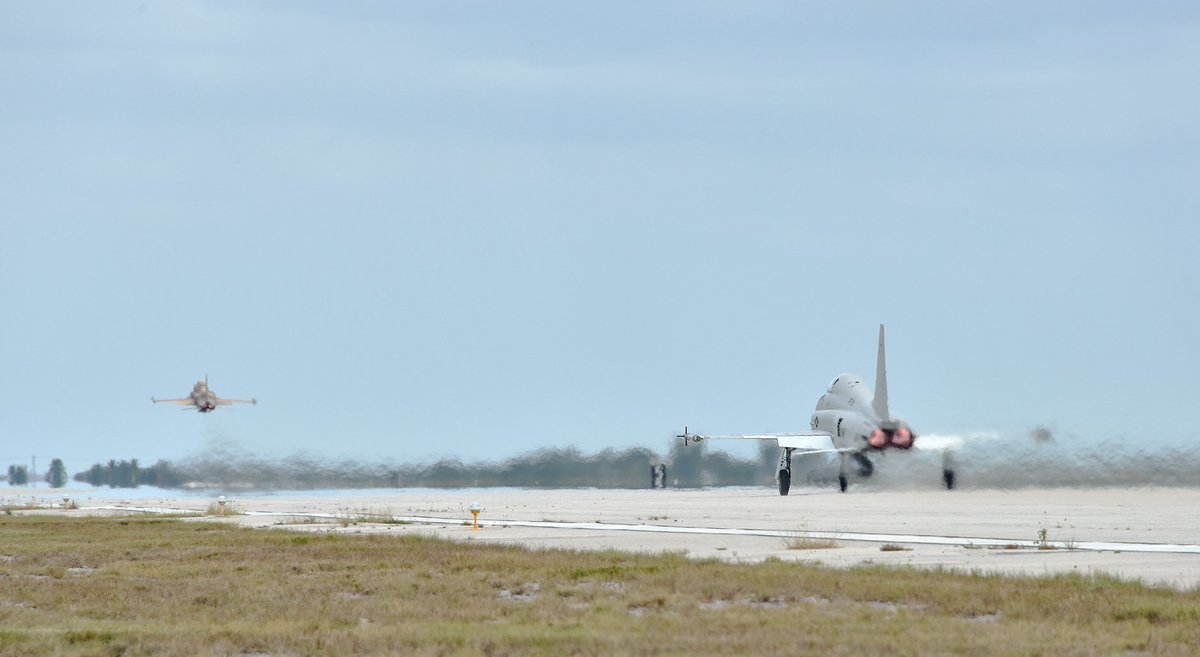 NASKeyWest's tweet photo. One, two, buckle my…SEATBELT!
Two F-5N Tigers with #VFC111 Sun Downers take off for training from Boca Chica Field.
📷 Danette Baso Silvers
#FlyNavy #SunDowners #KeyWest https://t.co/3B1GSDgbp7