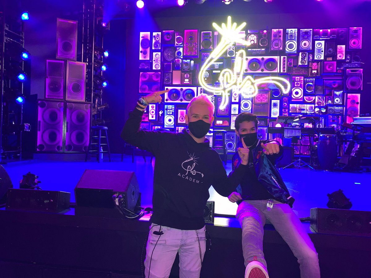ThoseKleinBoyz's tweet photo. Happy Opening Night @freestylelove !!! #FLS #FLSA 👊🏼👊🏼👊🏼 https://t.co/Ny5MZhm1ET