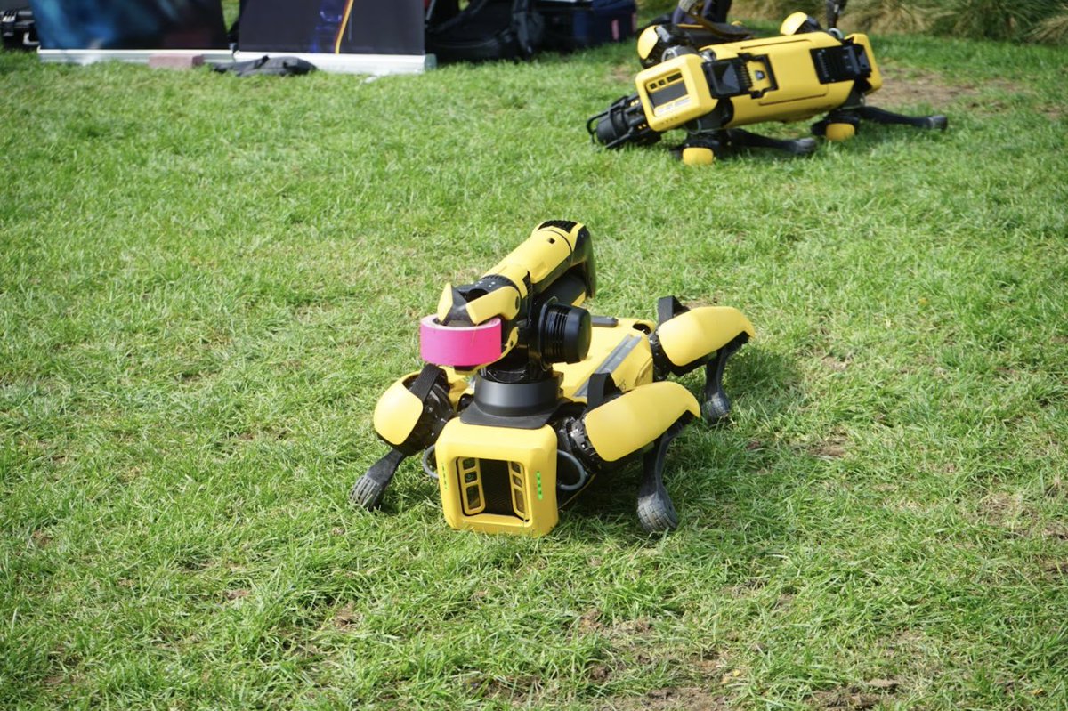 Technology always brings surprises to people, and the Robot Exhibition in Boston Seaport is no exception.

word.emerson.edu/foundationsofj…
#JR102