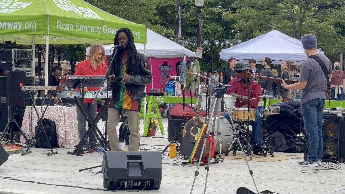 Do you want to learn more about celebrating Caribbean culture in Boston? Read about the My Caribbean, One World Expo here! word.emerson.edu/foundationsofj…

#Caribbean #boston #authenticcaribbeanfoundation #greenway #community #culture #jr102