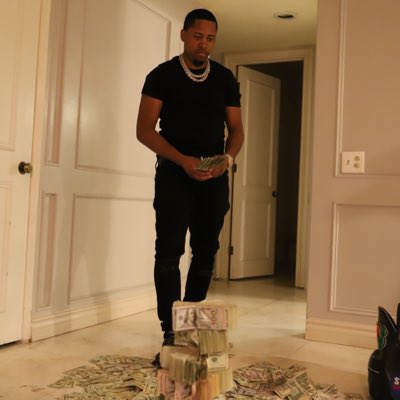 300twon's tweet photo. #NewProfilePic https://t.co/oihYK8VtXB