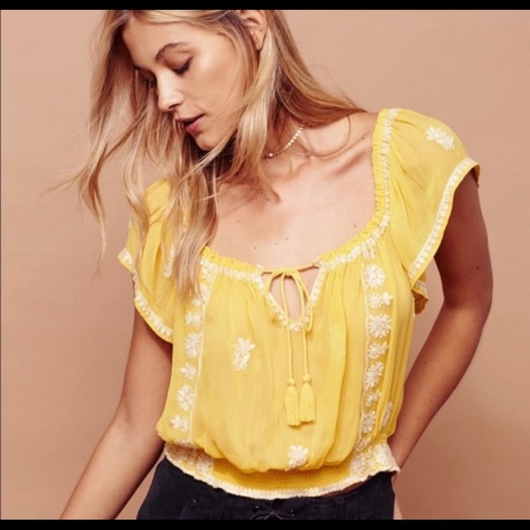 RiVerinmotion's tweet photo. So good I had to share! Check out all the items I'm loving on @Poshmarkapp #poshmark #fashion #style #shopmycloset #gap #freepeople: https://t.co/l1ePiJho5w https://t.co/cvgMGiyYHe
