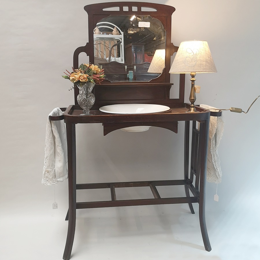 Merkausado's tweet photo. Un lavabo antiguo es un mueble muy especial💯, un toque de glamour para nuestra habitación🤎💛🤎
☎954999506 y WhatsApp 618341720
#antiques #Antiguedades #mueblesAntiguos #lavaboAntiguo
https://t.co/NetxOE2qrT https://t.co/Z5lxkG4MCy