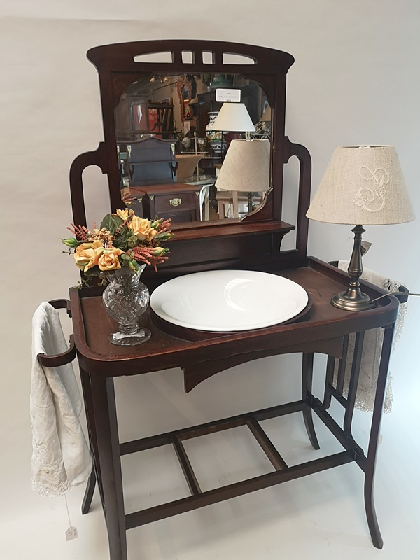 Merkausado's tweet photo. Un lavabo antiguo es un mueble muy especial💯, un toque de glamour para nuestra habitación🤎💛🤎
☎954999506 y WhatsApp 618341720
#antiques #Antiguedades #mueblesAntiguos #lavaboAntiguo
https://t.co/NetxOE2qrT https://t.co/Z5lxkG4MCy