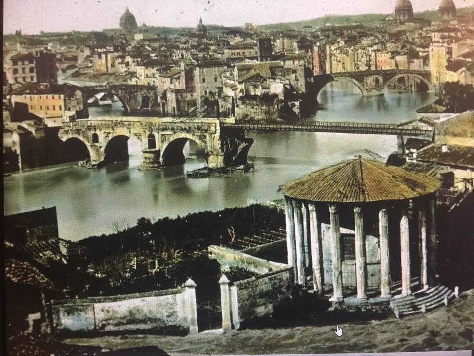 romanhistory1's tweet image. Forum Boarium, Temple of Hercules, Pons Aemillus(Broken Bridge), Isola Tiburina, Ponte Cestio and Ponte Fabrico circa 1890. Magnificent!!