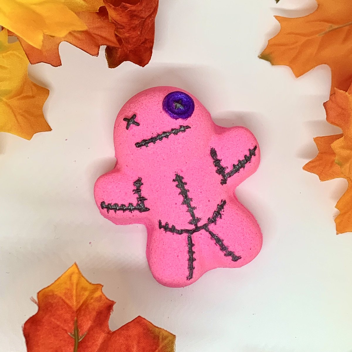 foamii_bath's tweet photo. Introducing our Voodoo Doll bath bombs! They smell just like berries &amp; cream and turns your bath into a blush pink color.💞

Handmade with love!
-Sarah♥️

https://t.co/nVotqbmsJF

#foamiibath #foamii #halloweenbathbomb #voodoodollbathbomb #berriesandcream #bathbombshop #bathfizzy https://t.co/uYbngOIFbr