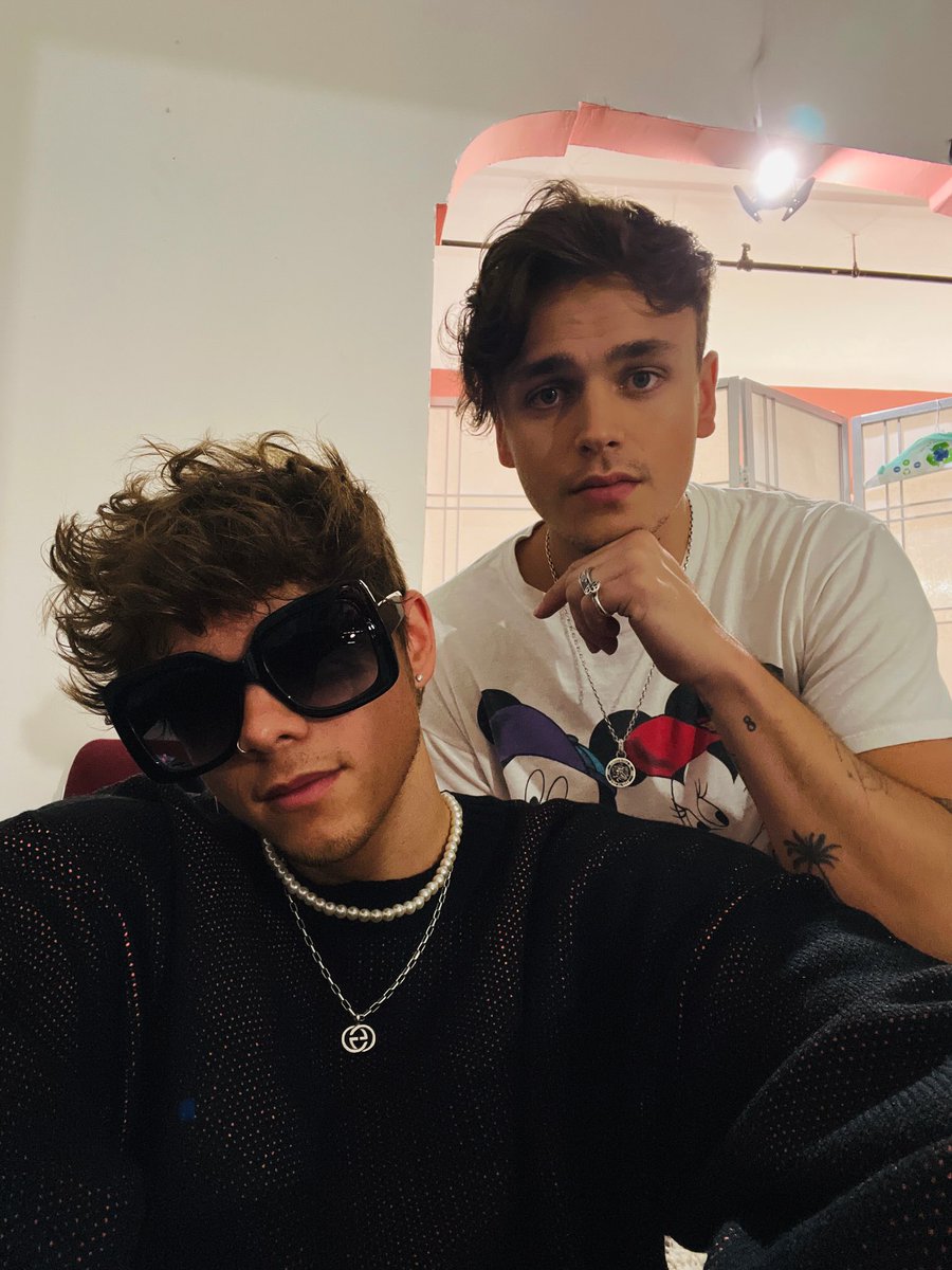 whydontwemusic's tweet photo. hangin with @MTV today 🤍 https://t.co/LAsgyMZlo2