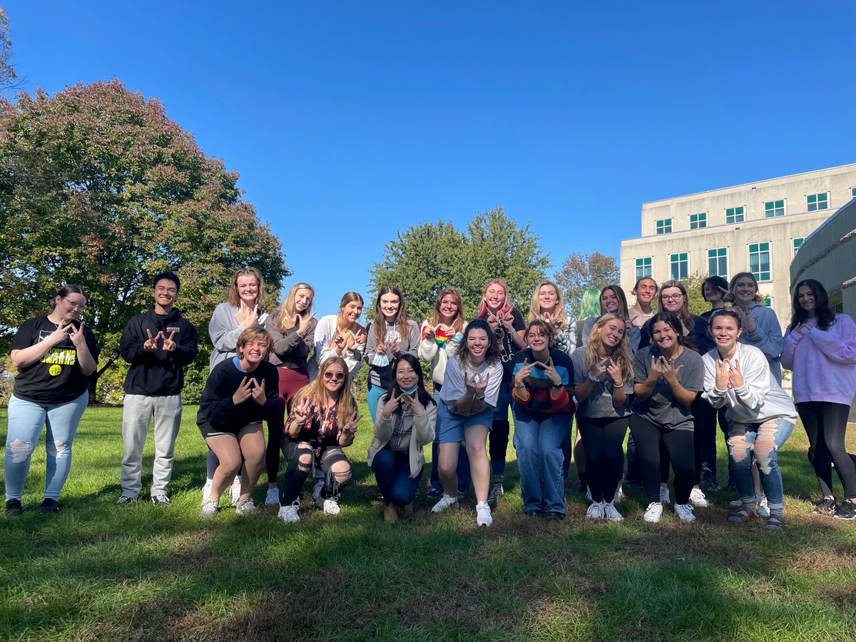 IU_IST's tweet photo. @IUSchoolofEd @IU_IST Ph.D. student and instructor @jiyoung innovates with technology and computer science for her preservice teachers both inside and outside the beautiful SoE! We love #educw200! https://t.co/HC1QwDmsS9