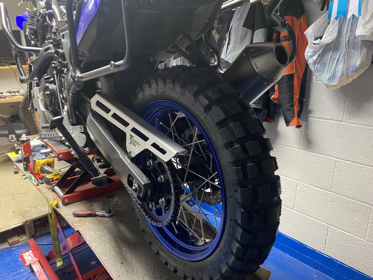 Motoadventure42's tweet photo. #YamahaT7 new tyre going on. Trying a 140 as it’s not very easy to get the standard 150 at the moment. #ContinentalTKC80 hear we go. Awaiting the #Acerbis large petrol tank tomorrow 😁👍🏼 https://t.co/O3sSry1LDG