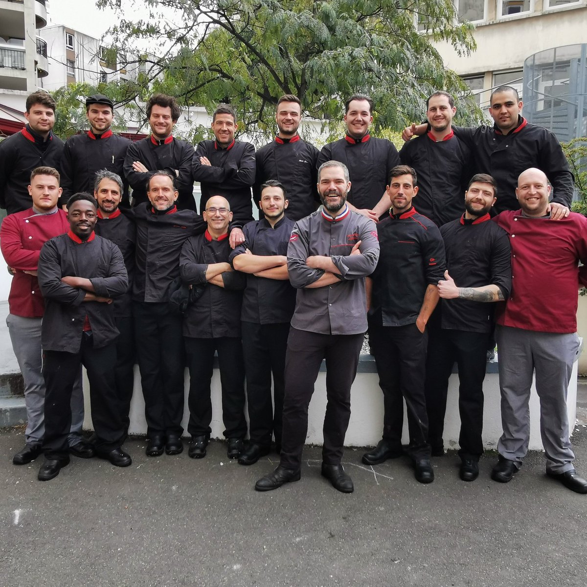 romain_leboeuf's tweet photo. Photo souvenir d'un #super #moment à l'#ÉcoleNationaleSupérieureDesMétiersDeLaViande lors de mon #intervention auprès d'une classe de #CQP 🇫🇷
La #TRANSMISSION du #SAVOIR-#FAIRE c'est la base de l'#ARTISANAT 👌
#RomainLBF #CFBCT #ENSMV #BoucherieFrançaise #Apprentissage https://t.co/gJ1XLb8S8I