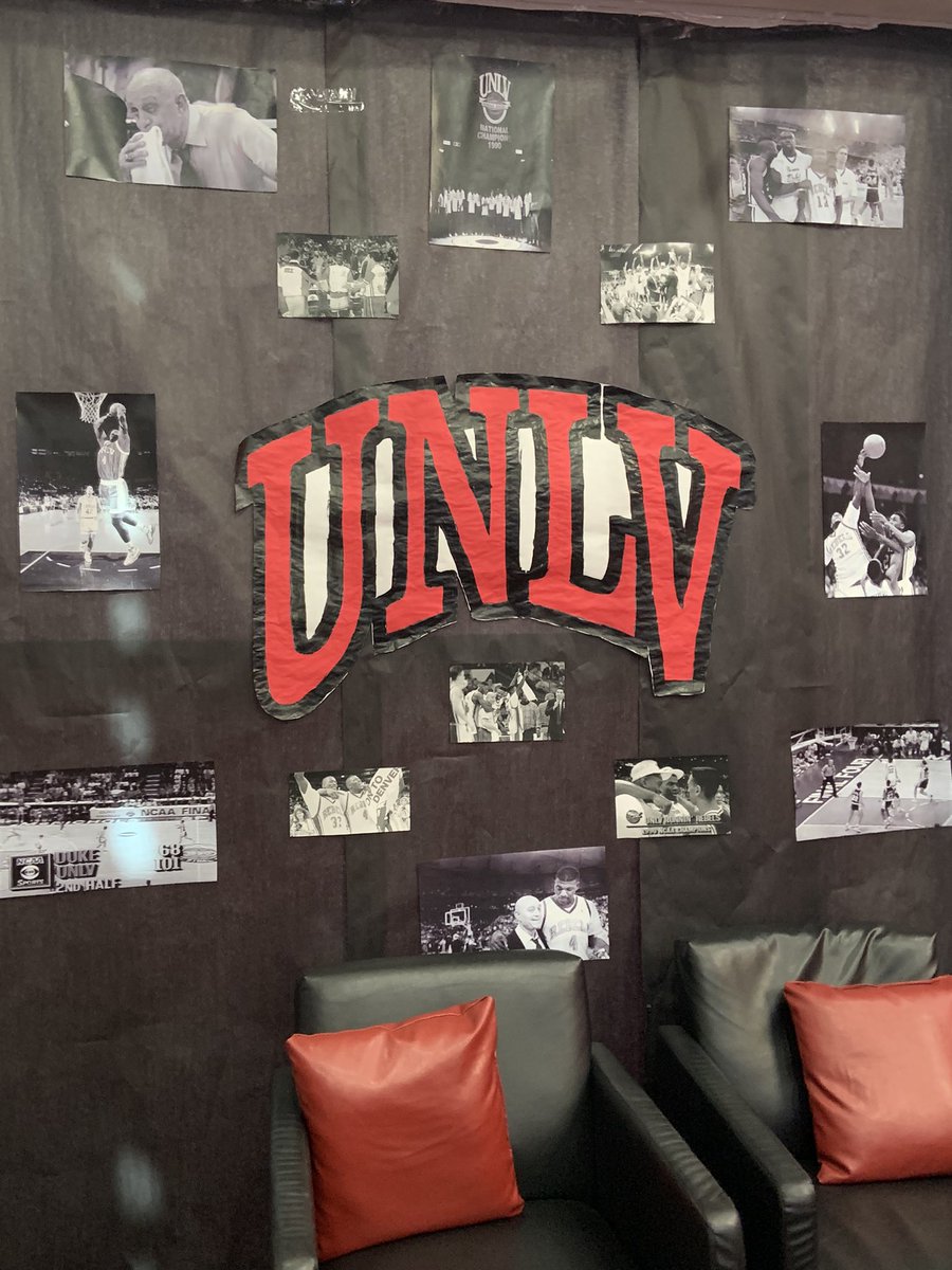 UNLVPresHeavey's tweet photo. Great to see our @UNLVAdmissions and @unlv Financial Aid celebrate successes for homecoming #RebelsReturn https://t.co/3hK9Etpkzx