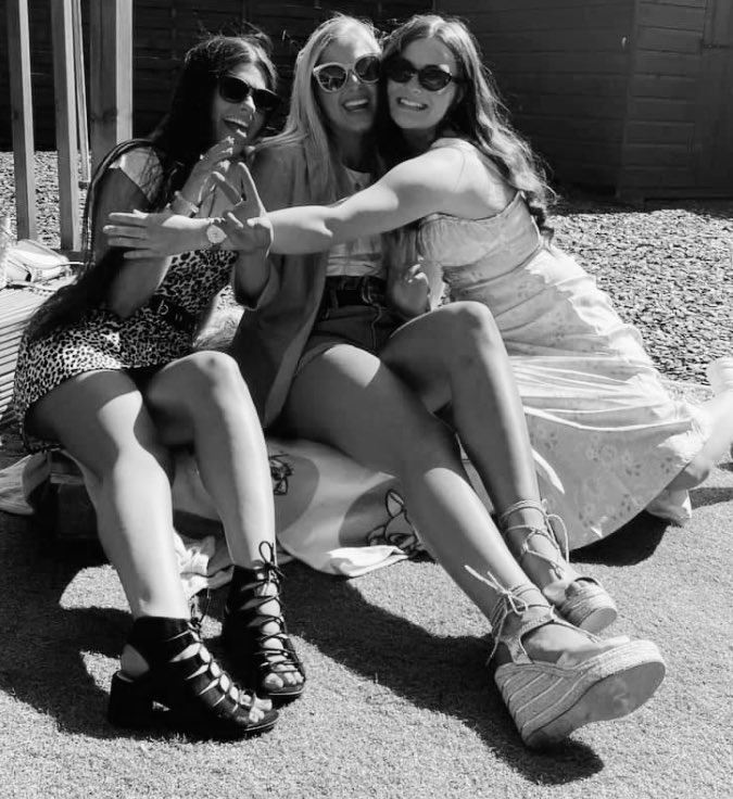 rosiestephen6's tweet photo. Happy birthday to one of the best❤️💜 hope you’ve had the best day ever! First one as a mamma🥺 you are amazing,so proud of you! So lucky to have u as my sis💜 love you lots!! Xx @zoepalmer01 https://t.co/Ah7FYmbPoE