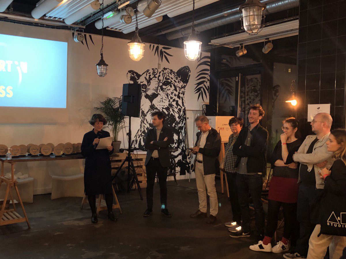 MCLemardeley's tweet photo. Pour les 16 lauréat⸱e⸱s de l’appel à projets #StartInESS, c’est la fin d’un parcours de 6 mois à la @mieparis. C’est aussi la suite d’une aventure dans le domaine de l’économie sociale et solidaire. Pour les aider, la Ville de @Paris donne à chacun⸱e un coup de pouce de 2000€ https://t.co/1sOXonio36