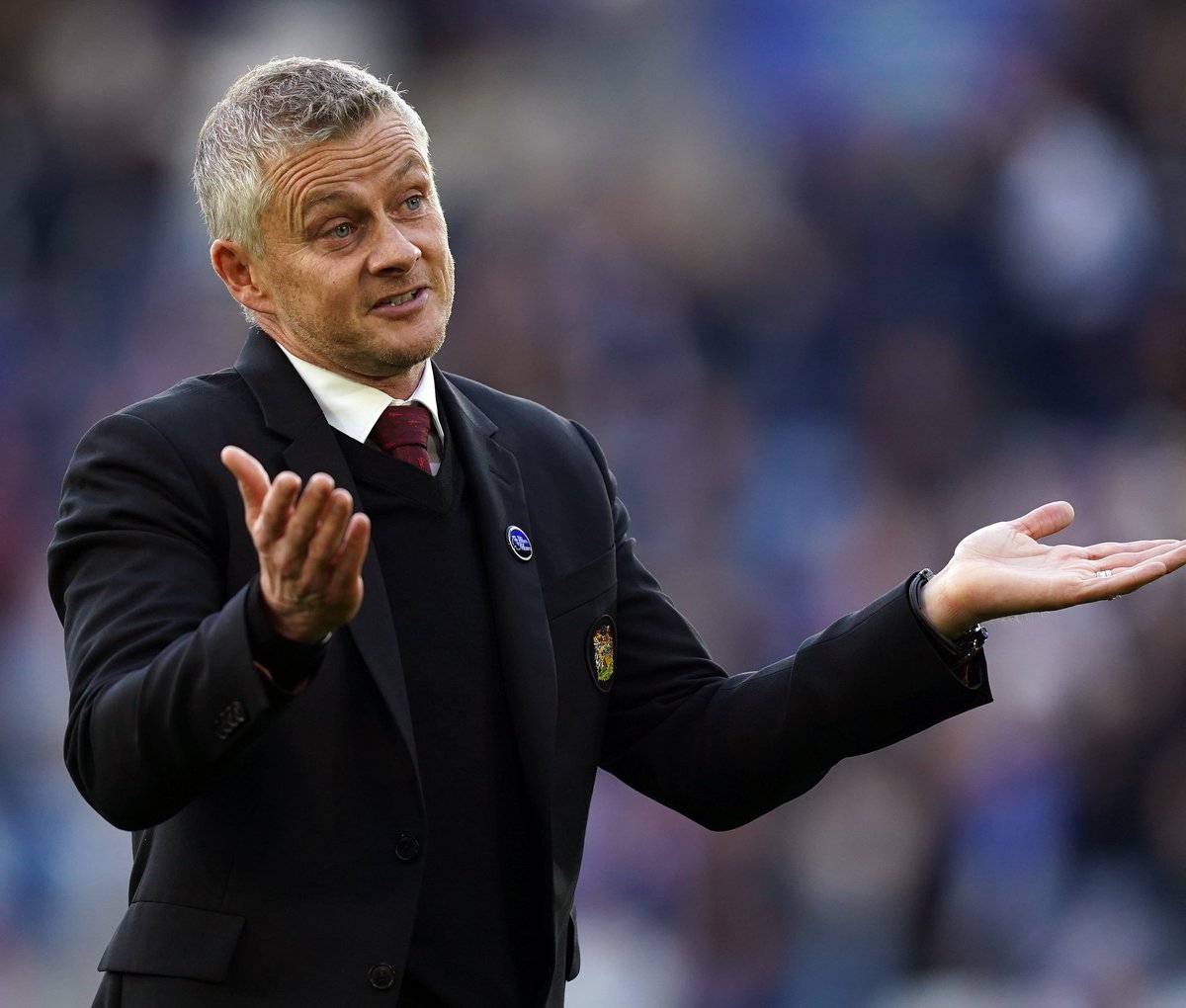 OsikaniOfficial's tweet photo. Should Ole be sacked from Manchester United so Ronaldo can win trophy?
RT for #OleOut Like for #OleIn https://t.co/5Mzuqmo3VV