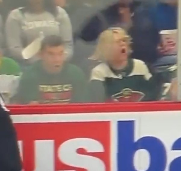 puckrocker's tweet photo. @RussosFilter Dude next to her as well https://t.co/yZAIbRwoWy
