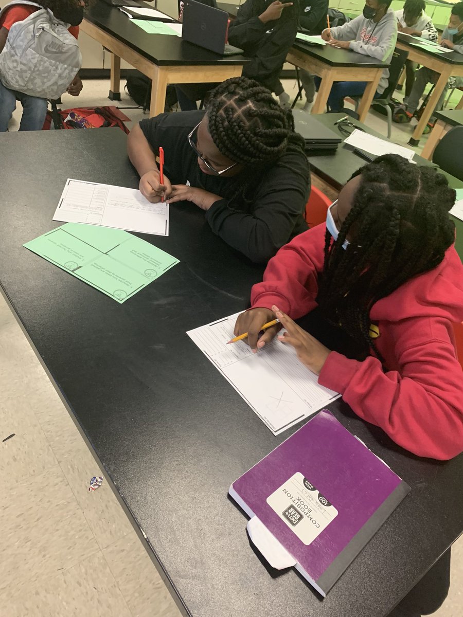 CoachNunn2's tweet photo. Stations for the win to reinforce what we learned over the Genetics Unit! #partnerpairshare @HumbleISD @HumbleISD_WMS  #BeEliteWMS https://t.co/qhEQysafG0
