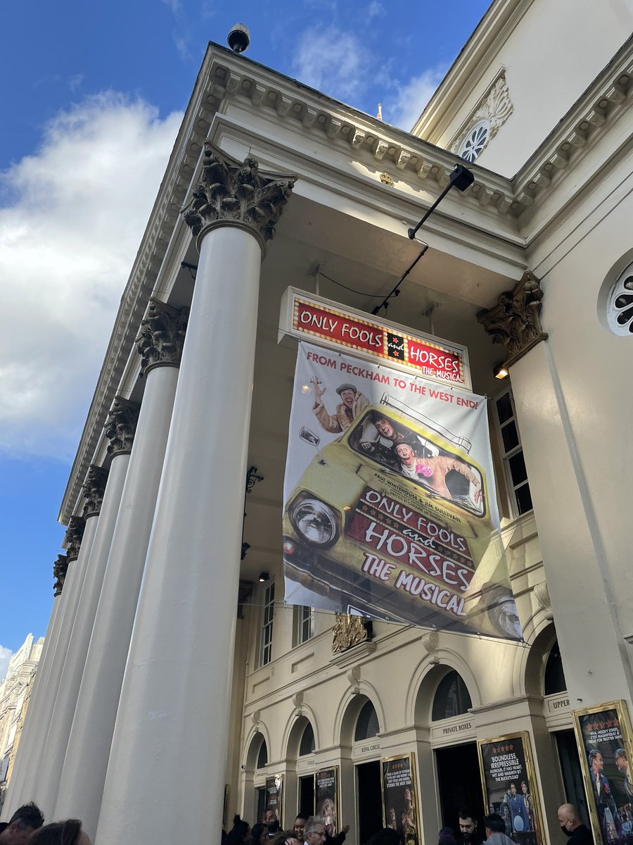 KerryReeves11's tweet photo. Went to the theatre for the first time since last feb and it was just the best. #onlyfoolsandhorsesthemusical is absolutely phenomenal! What a cast 👏🏼 https://t.co/fHq8F44eUB