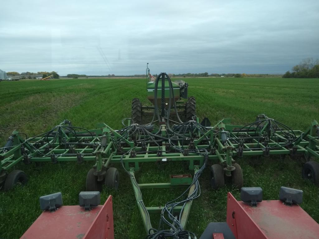 PowerPhilF's tweet photo. Im not sure the definite line between No-Till and Conservational-Till but to me this looks good #fallfert https://t.co/rYQYAGuFfQ