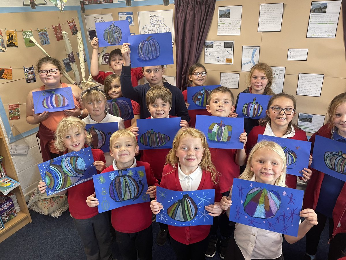 MrsKBusby1's tweet photo. Ks2 arts and crafts club used oil pastels to create wonderfully colourful pumpkins…well, it’s almost Halloween! @AlthorpeKeadby https://t.co/e3hlWCiXU6