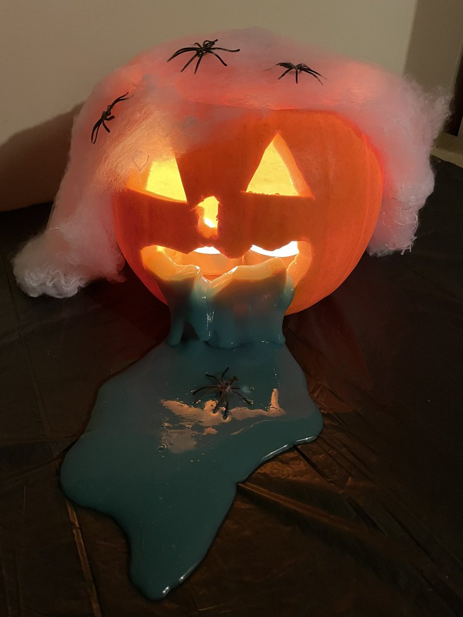OmarDin1's tweet photo. Rania Dins pumpkin isn’t feeling too good 😂 @ArchibaldFirst #AFSPumpkins https://t.co/cI9De9dBK7
