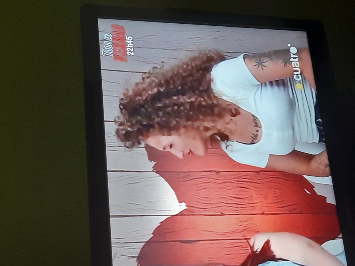 Thehellismine_'s tweet photo. Alguien sabe el apellido o insta de esta chica que acaba de salir en #firstdates20O? Es clavadita a mi y necesito encontrarla😂 @firstdates_tv https://t.co/3h2kmvx3zt