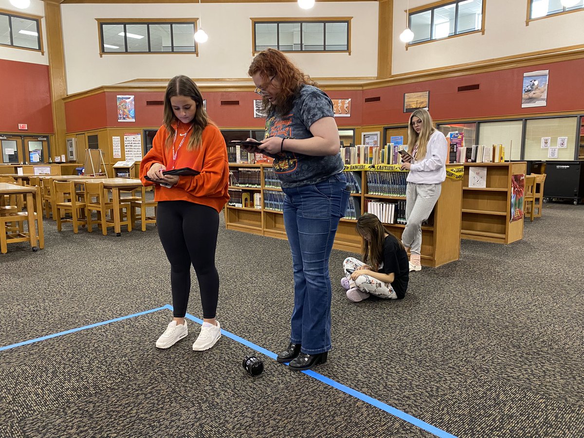 appersona's tweet photo. Using trig to program our Spheros! Having fun in math models and geometry class! @Marcus_HS @Kernse1 https://t.co/9eqV7bu1P6