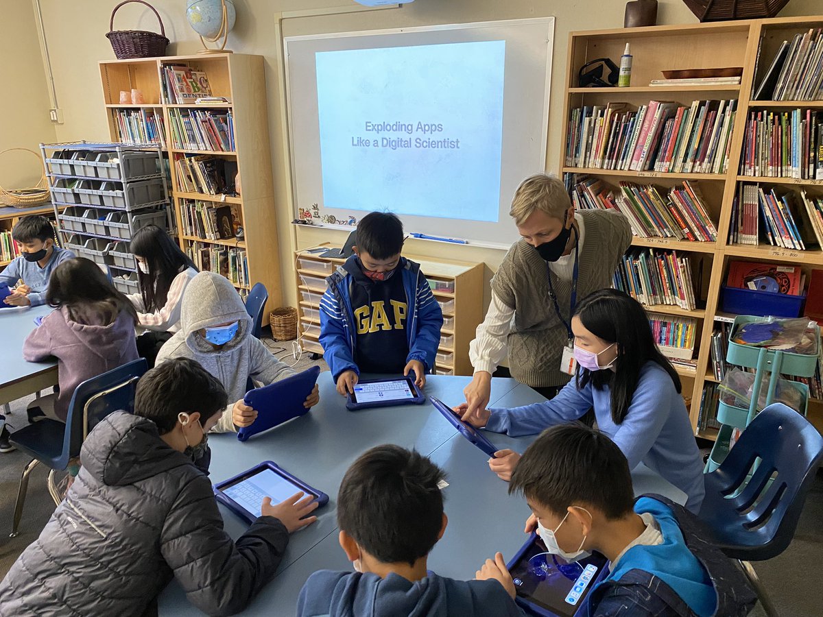 blundell_lc's tweet photo. Digital Wagon is here with @ereid38!  Div. 2 and 7 Ss learned how to be #digitalscientists today.  We can’t wait until our next session!  #sd38learn https://t.co/2URweXRzab