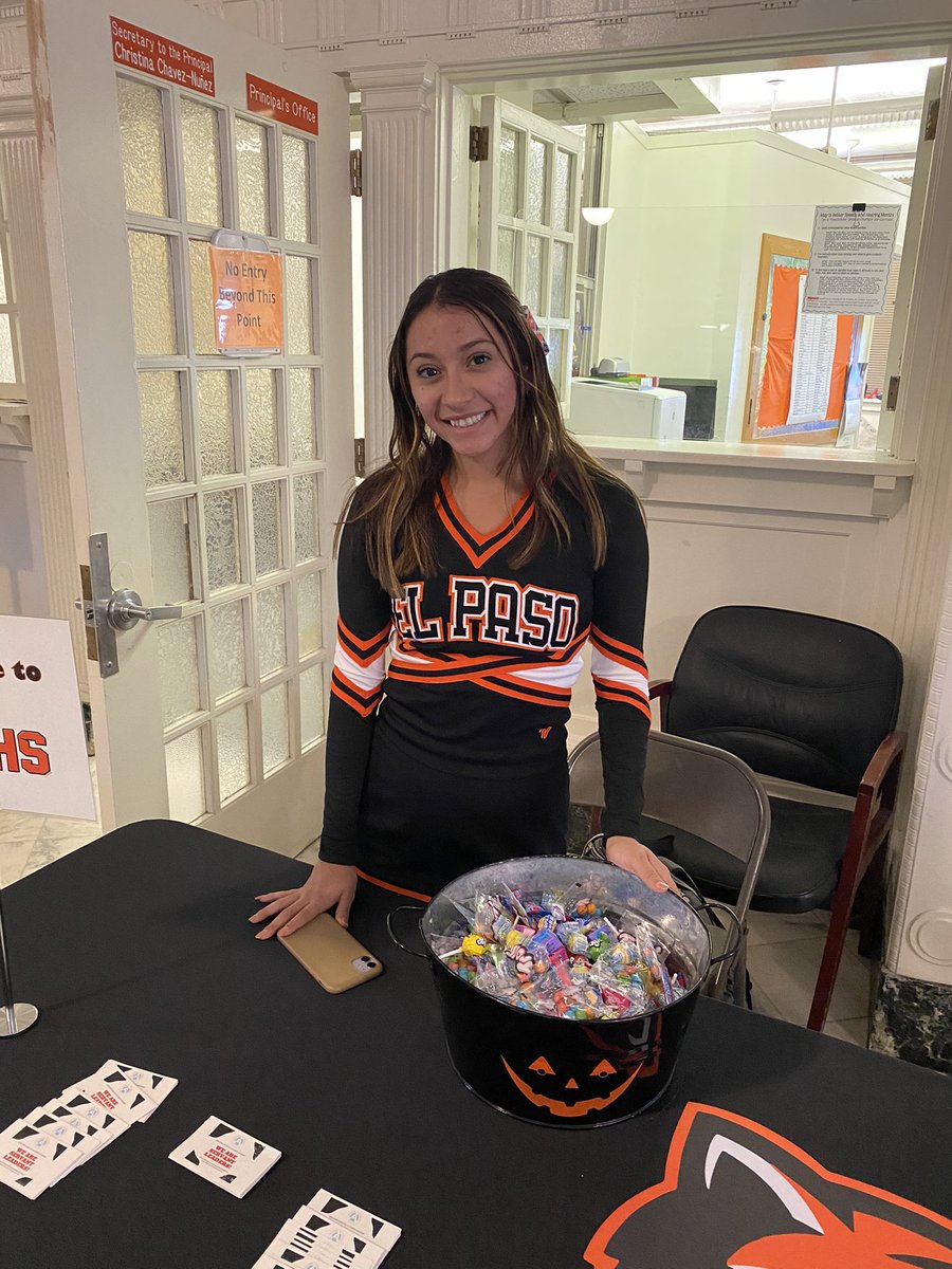 EPTigerCheer's tweet photo. Our squad showing spirit at our Tigers are “Extra” curricular night! Come visit our captains and be part of the squad! 🖤🤍🧡📣🐯🖤🤍🧡#tigersareextra #elite #weareelpaso https://t.co/tTFULR44oU