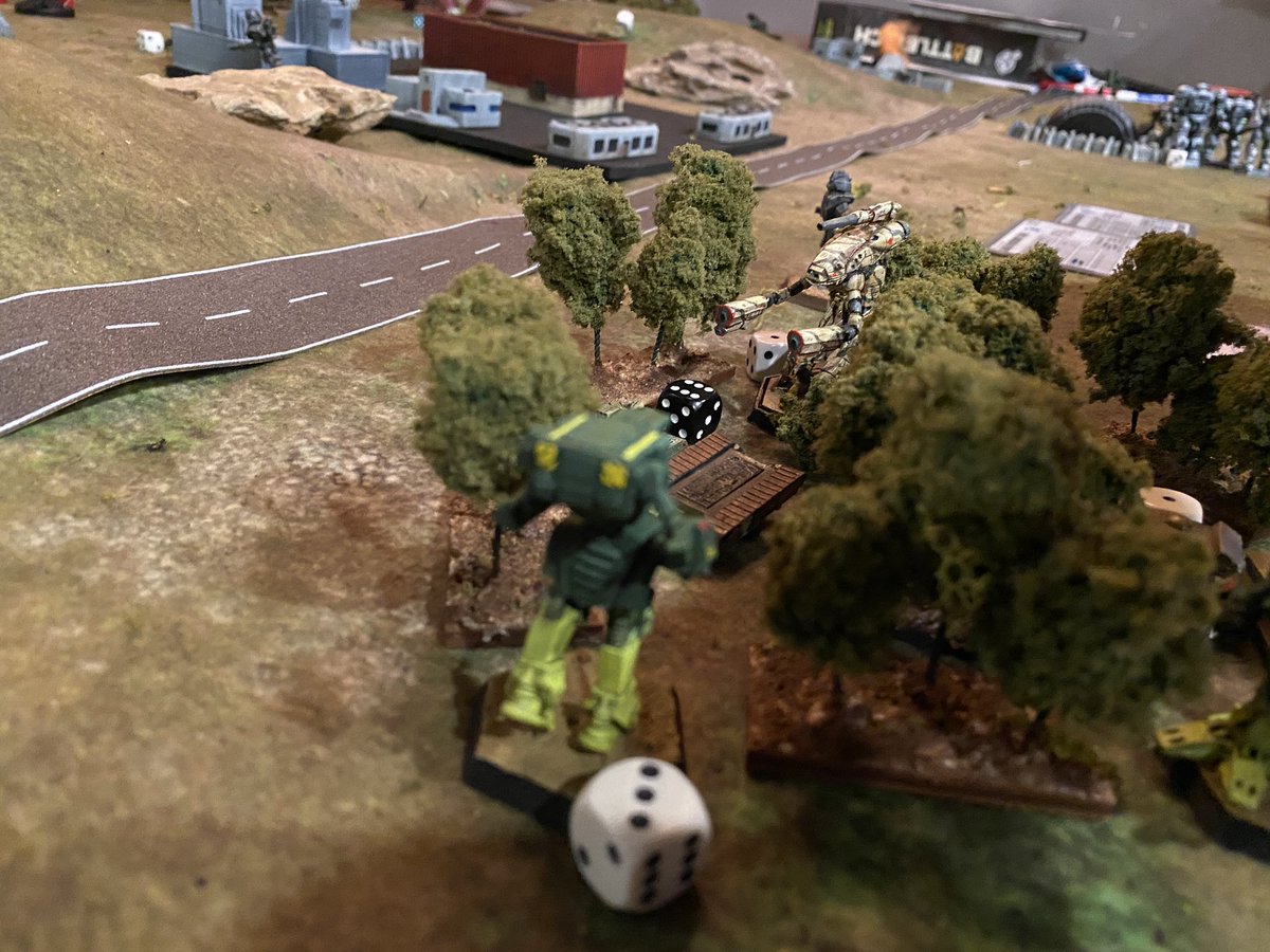 1000FootGeneral's tweet photo. An Alpha Strike nail biter #battletech https://t.co/6AjxPtvSwB