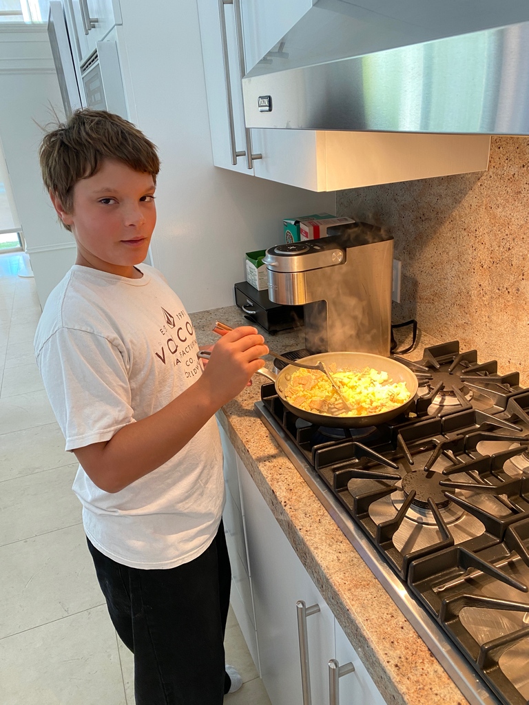 catcora's tweet photo. 🍽️ Chef Nash's Diner, now taking orders! What can we get you?
#kidcooking #kidchef #familydiner familyfun #proudmama #bestsons #love #cooking #qualitytime #family https://t.co/GC7NWWUCw3