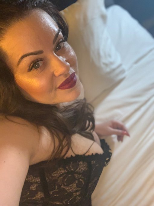 $7 for 30 days of me. https://t.co/8YAhDcw58d https://t.co/LjzhAMaUMt<a href="/tag/mvsales"class="tags"><span>#mvsales</span></a>