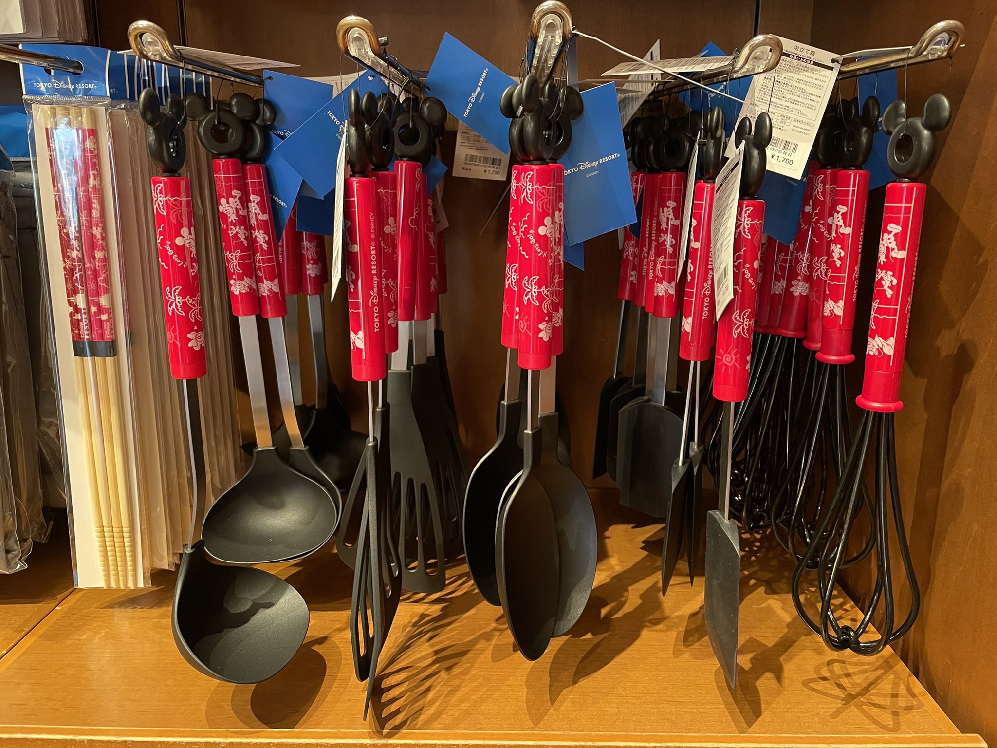Hawaiiandisneyyasu グッズ 東京ディズニーリゾート パークデザインのキッチングッズ各種 発売中です お値段 各1 700円 菜箸は900円 購入代行をご希望の方はお気軽にお声掛けください ディズニー食器 キッチングッズ ディズニーキッチン Hawaiiandisneyyasu グッズ 東京ディズニーリゾート パークデザインのキッチングッズ各種 発売中です お値段 各1 700円 菜箸は900円 購入代行をご希望の方はお気軽にお声掛けください ディズニー食器 キッチングッズ ディズニーキッチン