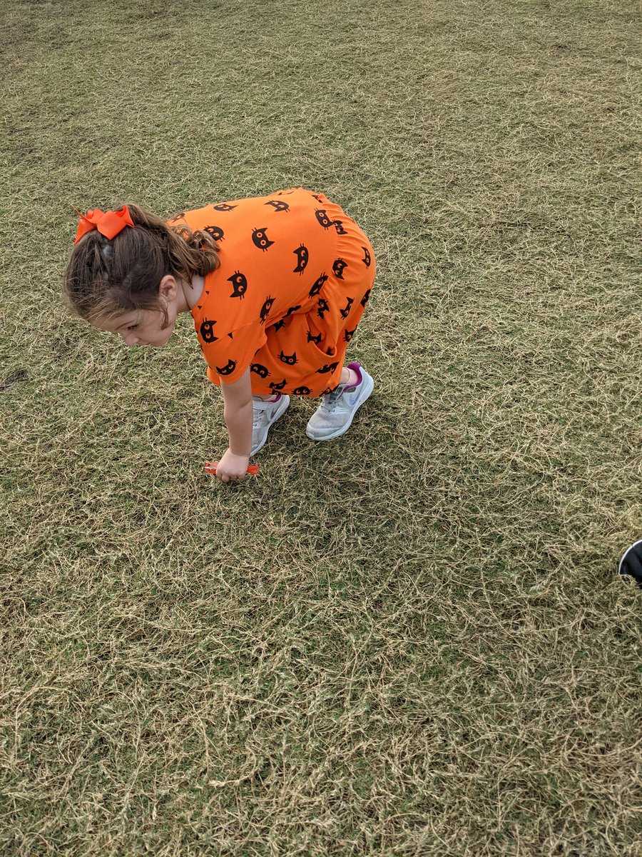 PreKMotruk's tweet photo. Showing respect by cleaning up our play spaces. She did this on her own without any prompting. #leopardlearners https://t.co/3LsM2UfGDA