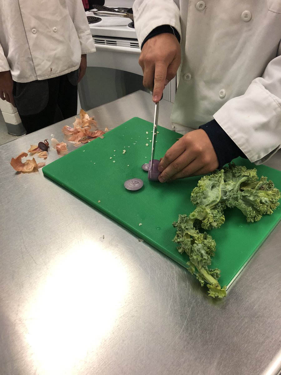 SHS_ProStart's tweet photo. Wow. We’ve been busy in ProStart 1 and 2 the past couple of weeks. Thank you Hungry Harvest for the donation of produce! https://t.co/WB1Cekaout
