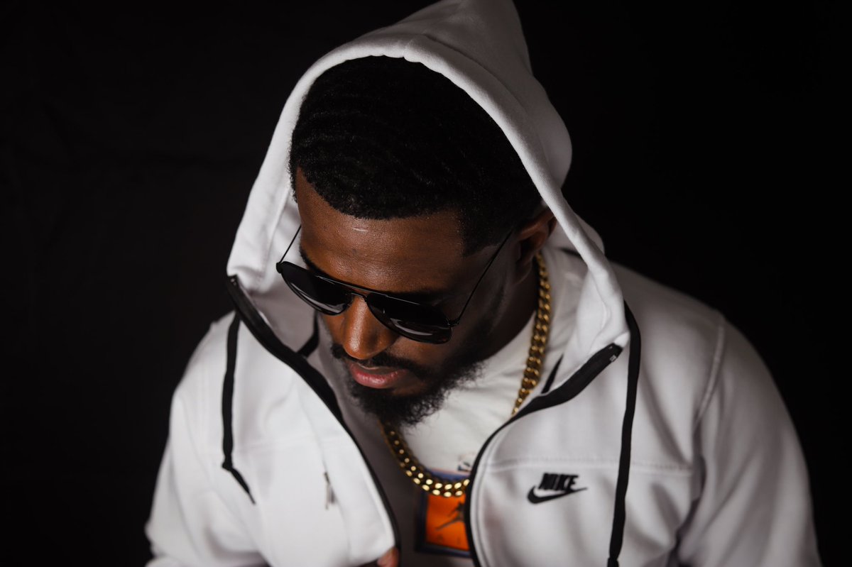 SuperFlyMixx's tweet image. “Being broke took all my confidence, thought it tarnished all my accomplishments…..Well obviously I’m back on my s**t in the midst of all of this Corona s**t” 

#BMIC #FlyBehavior #SilkShirtShawty 
📸: @_OnMute