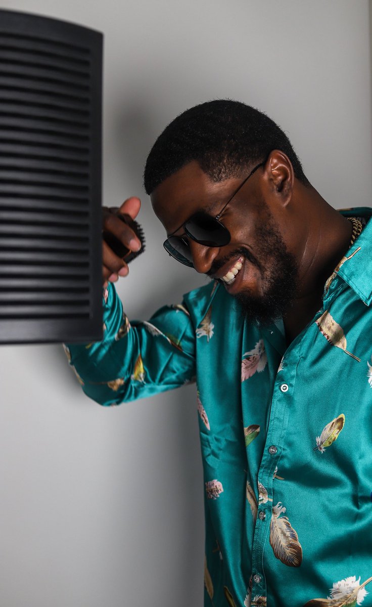 SuperFlyMixx's tweet image. “Being broke took all my confidence, thought it tarnished all my accomplishments…..Well obviously I’m back on my s**t in the midst of all of this Corona s**t” 

#BMIC #FlyBehavior #SilkShirtShawty 
📸: @_OnMute