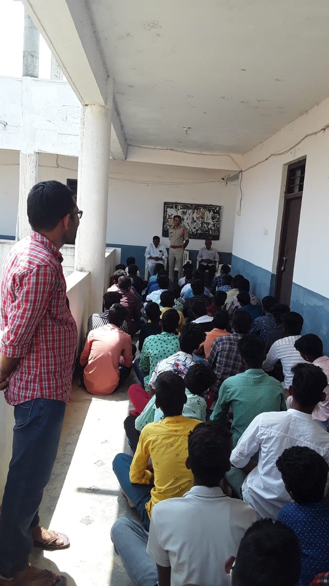 SHO_KCL_VKB's tweet photo. Today #PSI Kulkacherla PS conducted an awareness program at Vivekananda Jr collage,kulkacherla about #SheTeams, #CaseStudies, #COVID19, #ChildAbuse, #ChildMarriages, #CyberCrime, #HumanTrafficking, #GenderSensitisation,#CCTVCameras,#Dial100 #CommunityPolicing
@spvikarabad https://t.co/oGbT7sOMNm