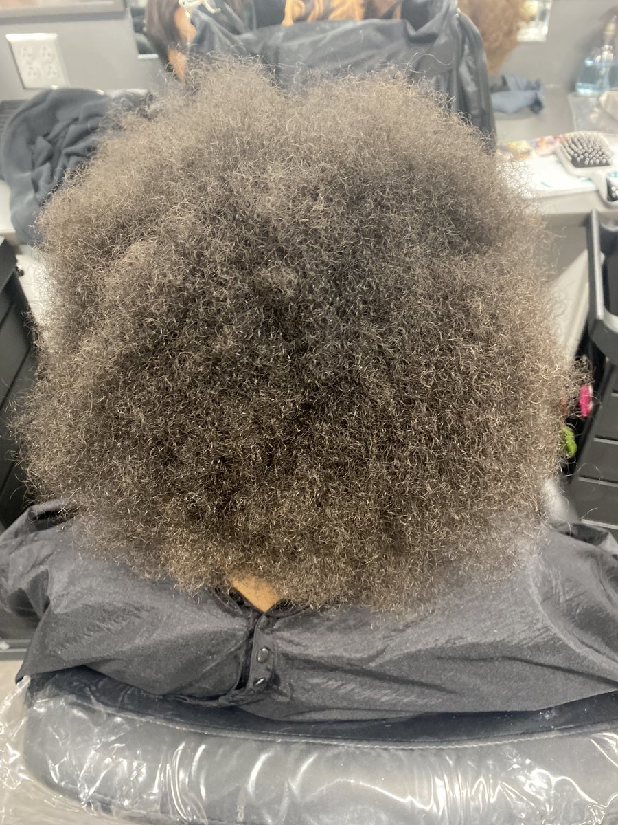 kfcosmoandcutz's tweet photo. This color is alllll fall vibes! #kfcosmo #kfbeautystylists #fallhaircolor #cosmetology #wearekleincte @KISD_CTE @KleinForest https://t.co/VfuQ3kpHhA
