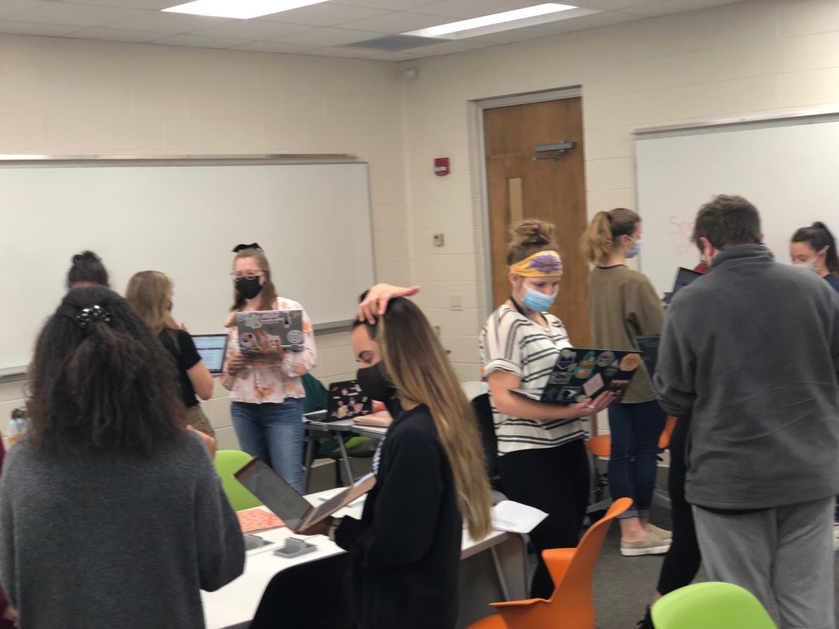 KCapLiteracy's tweet photo. Our #ETownLiteracyMethods students discussed, created frozen pictures, and painted to think about helping their students comprehend texts today! @EtownCollege https://t.co/EEIsNXDkJ6