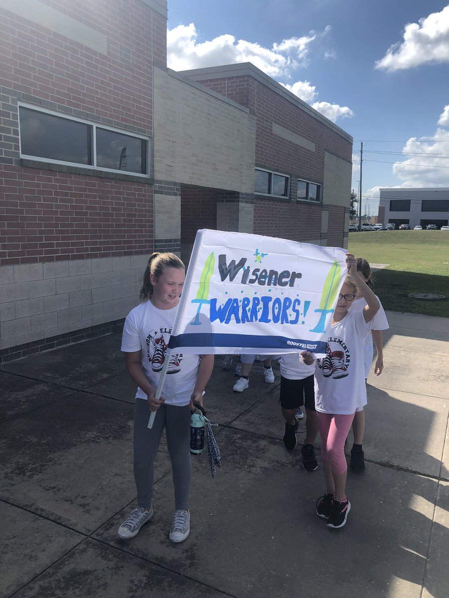 WisenerRockets's tweet photo. My 4th graders had a blast at the color run today! https://t.co/lpAUI0UEDe